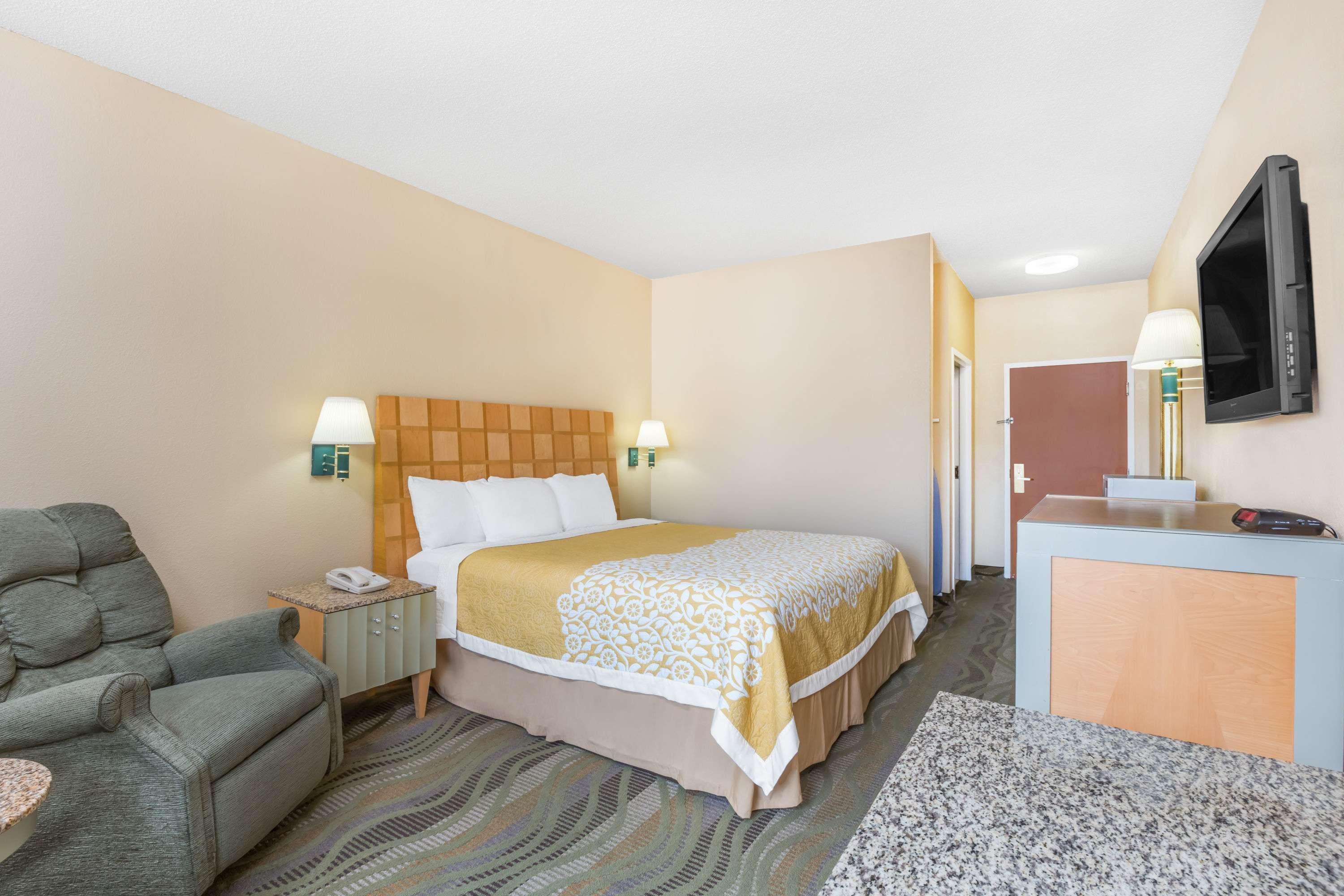 Surestay Hotel By Best Western Моргантон Экстерьер фото