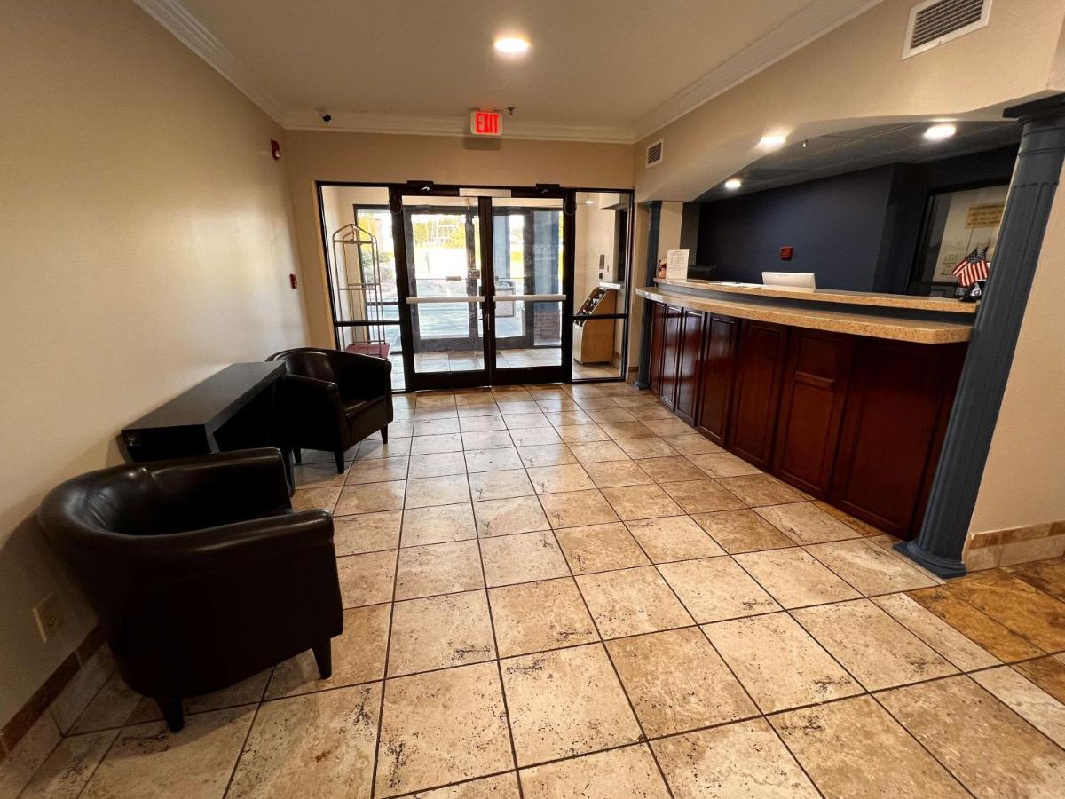 Surestay Hotel By Best Western Моргантон Экстерьер фото